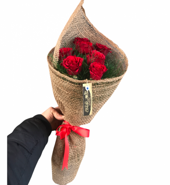 Uzun Cam Vazoda Karışık Çiçekler